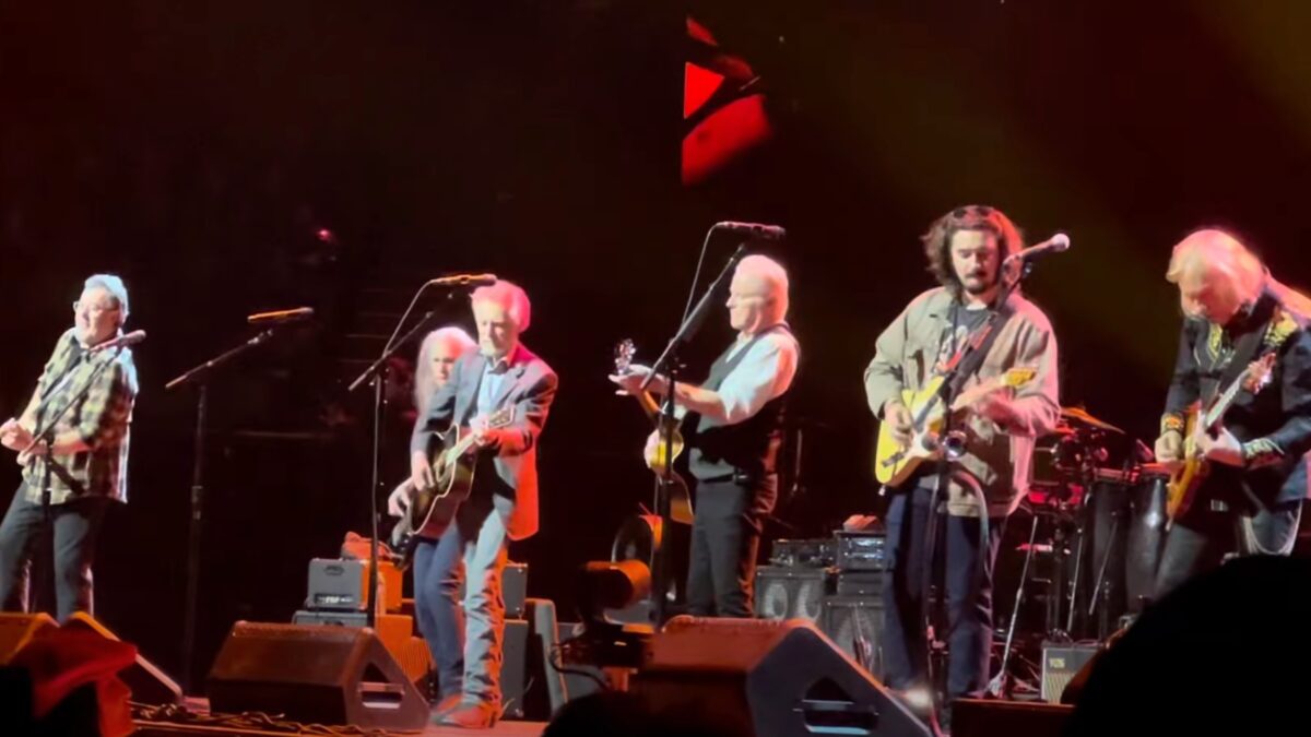 Watch Eagles Welcome JD Souther For A Rollicking Classic At The Forum In Los Angeles
