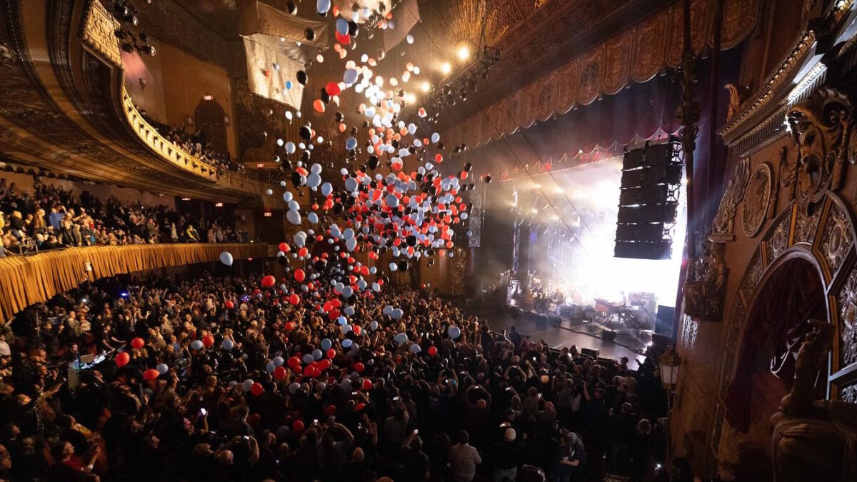 Gov't Mule Rings In 2024 With 'Black 'N' Blue New Years' Eve Concert At Beacon Theatre