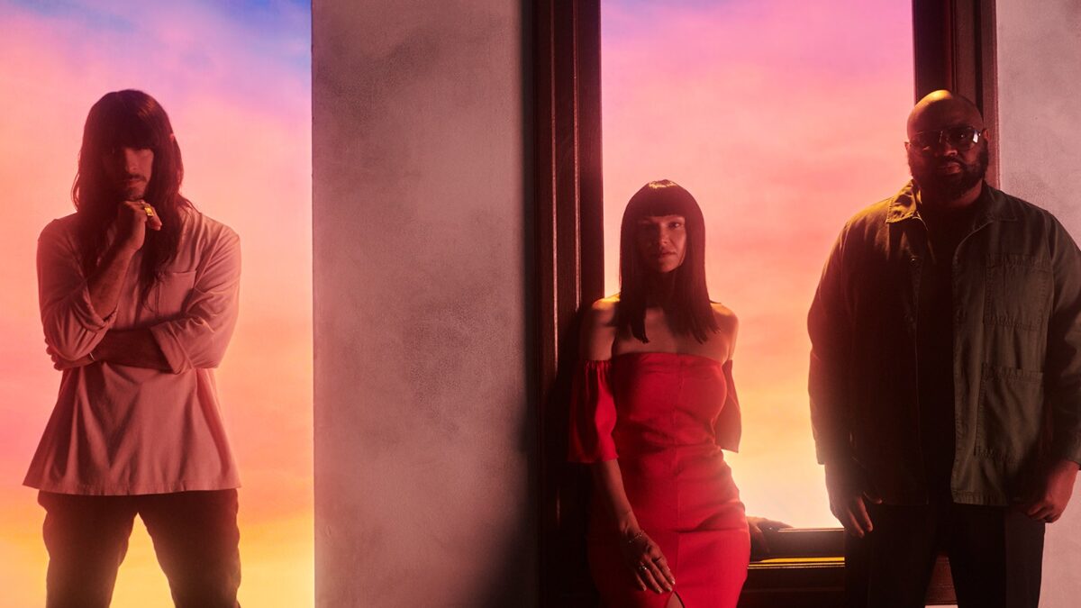 Khruangbin Returns With New Album ‘A La Sala’ & Shares Buoyant ‘A Love International’ Single