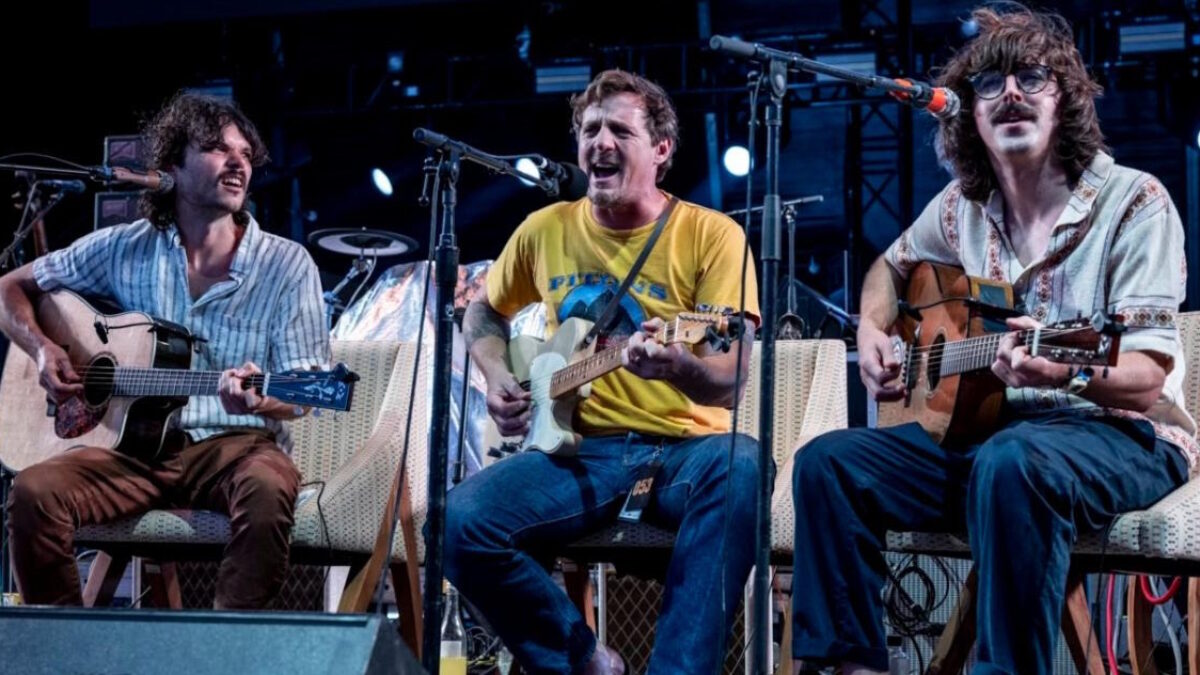 Watch Sturgill Simpson Sit-In With Orebolo In Mexico