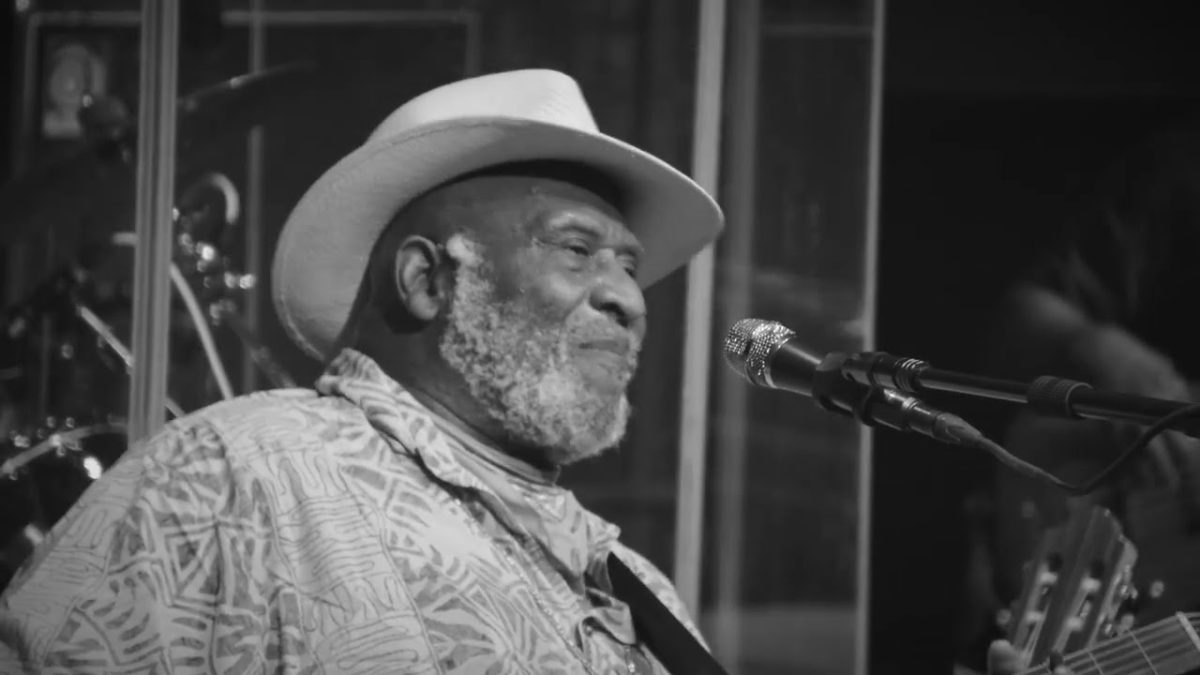 The Taj Mahal Sextet "Queen Bee" - Live At The Church In Tulsa