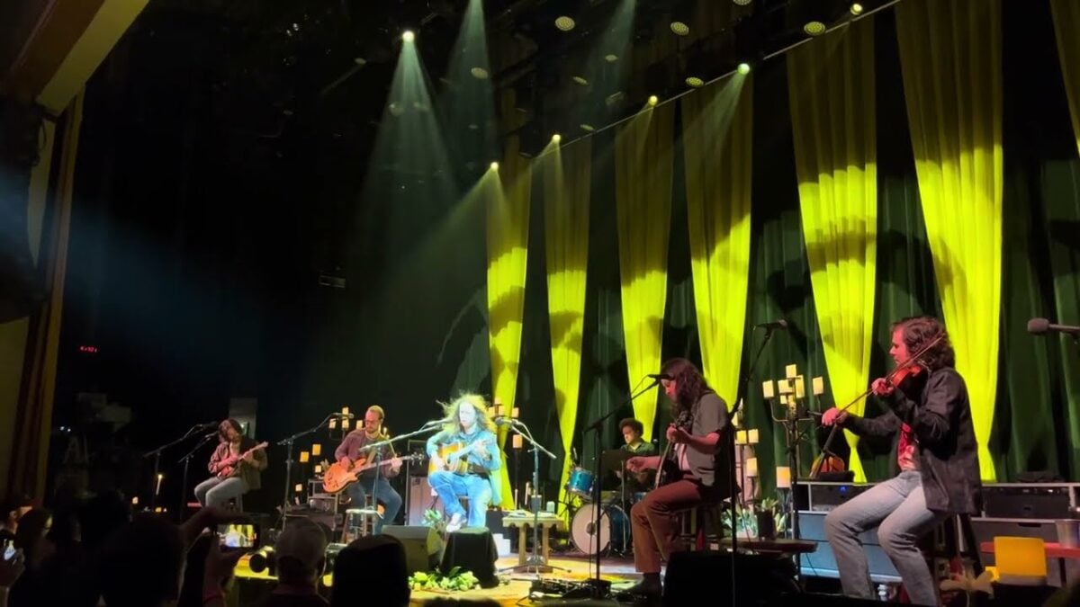 Billy Strings “Nutshell & Red Rocking Chair” Ryman Feb 25, 2024