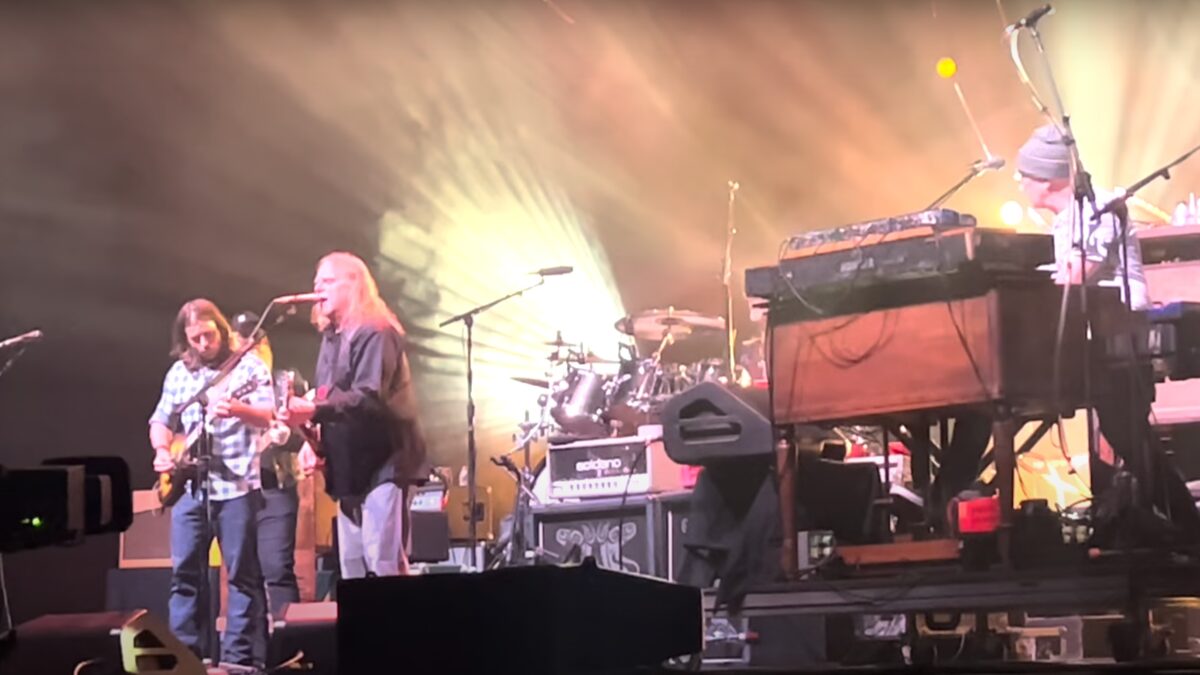 Watch Gov’t Mule & Lukas Nelson Shred On CSNY & Neil Young Classics Near Sacramento