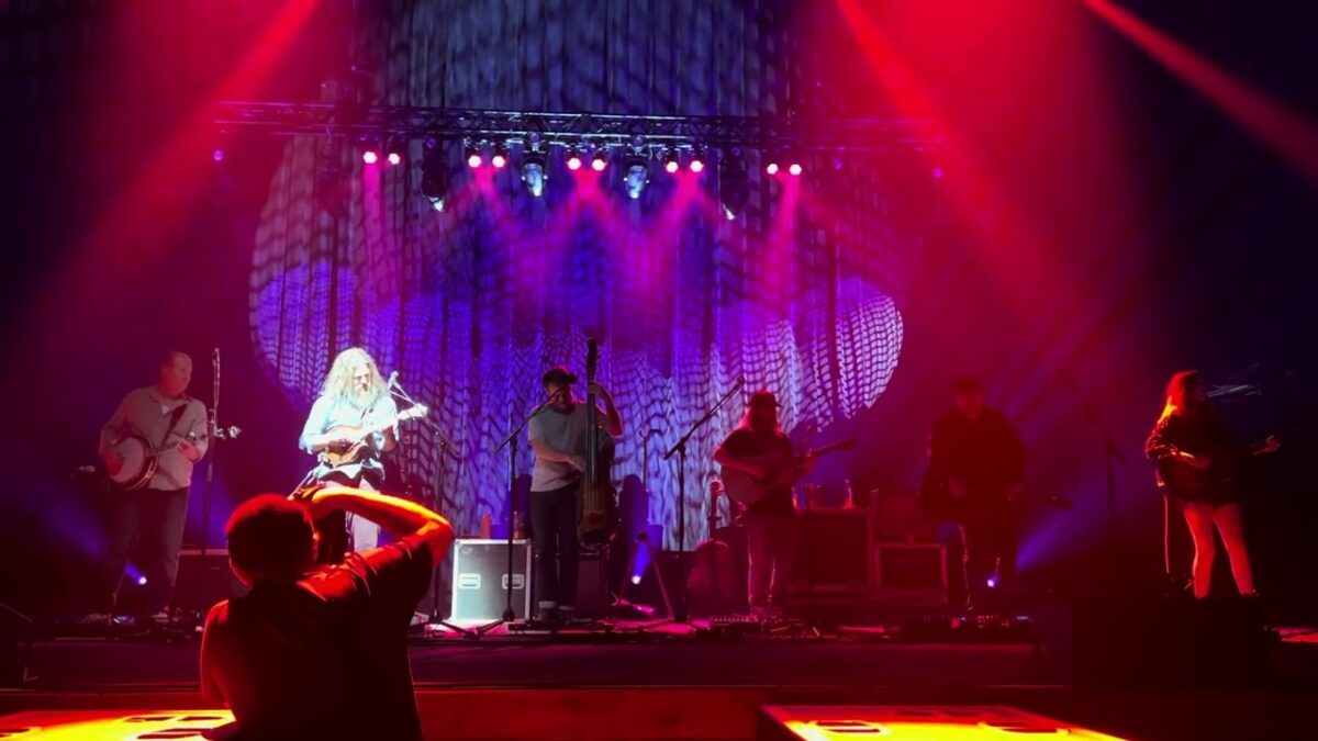 “Give A Shit” [Enhanced Audio] - Greensky Bluegrass with Molly Tuttle - 2/9/24 - Washington, DC