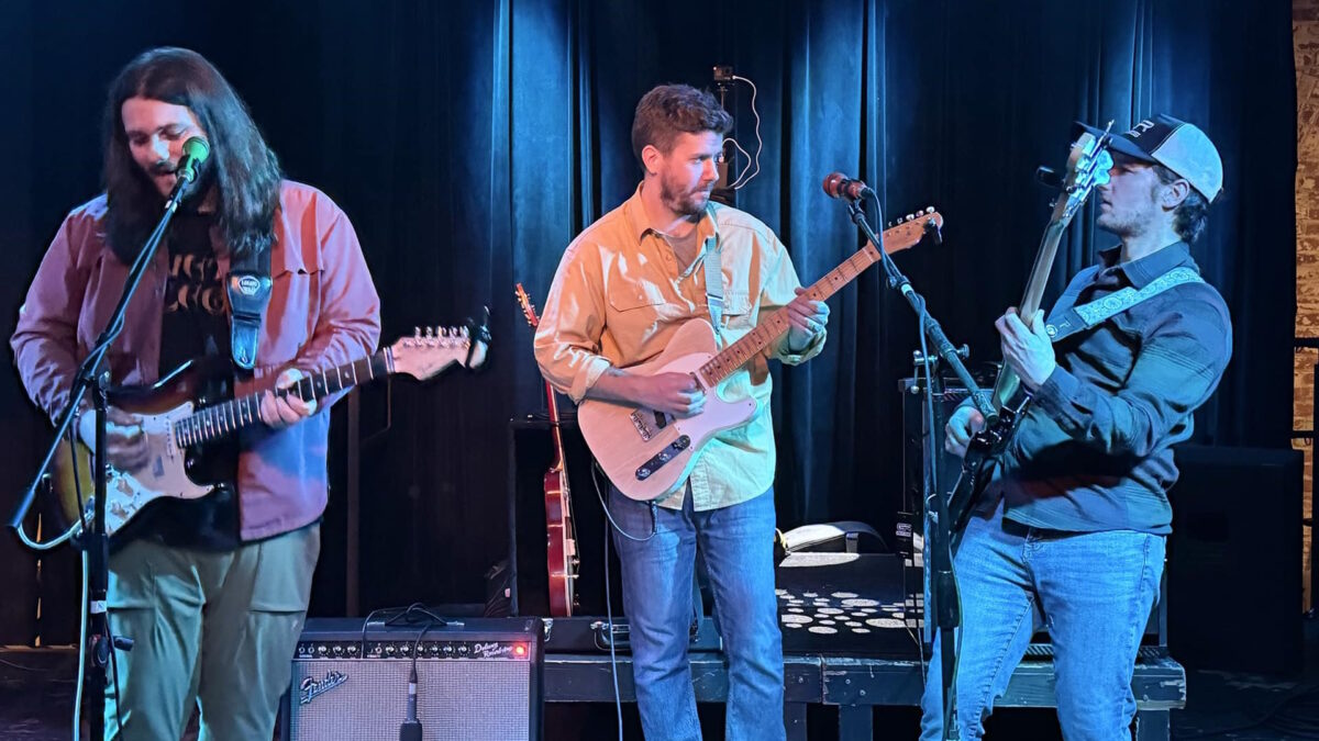 Watch Neighbor Dust Off ‘Sneakin’ Sally’ Cover With Cal Kehoe In Rhode Island