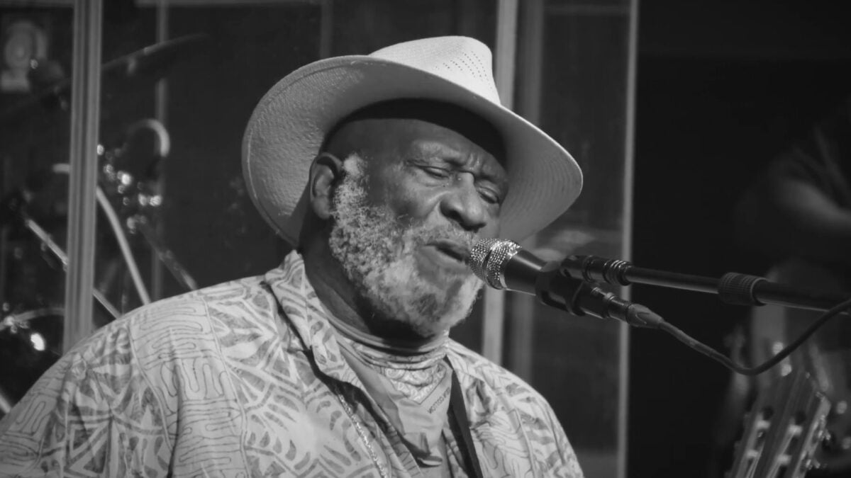 Watch Taj Mahal Perform Beloved Song ‘Lovin’ In My Baby’s Eyes’ With Trey Hensley