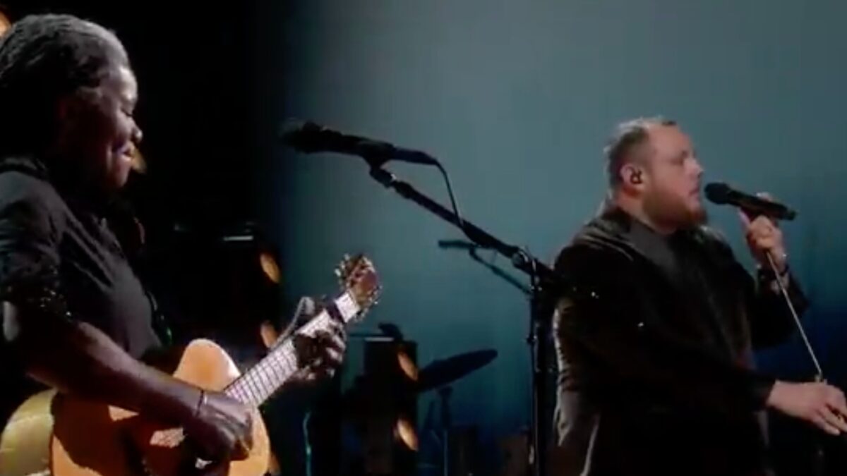 Watch Tracy Chapman & Luke Combs’ Stunning ‘Fast Car’ Duet At Grammy Awards