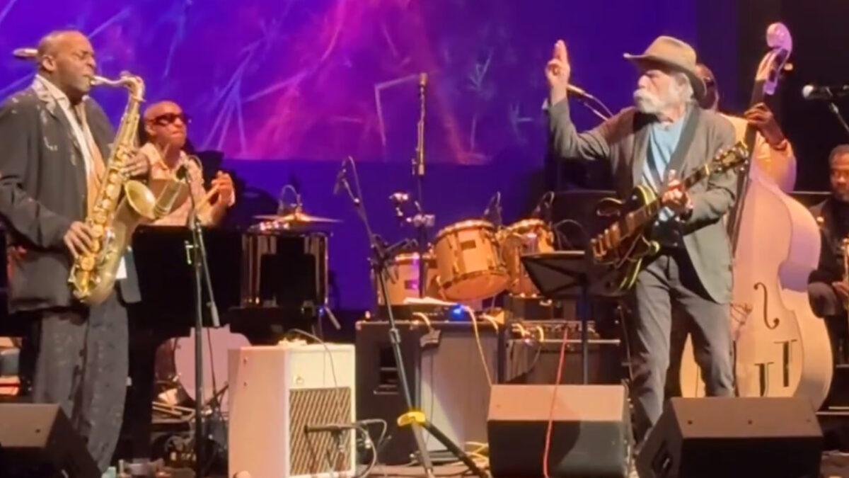‘A Great Night In Harlem’: Watch Bobby Weir Perform With All-Star Jazz Combo At The Apollo