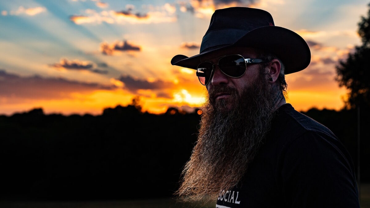 Cody Jinks Expands Already Extensive 2024 Tour With New Headlining Dates