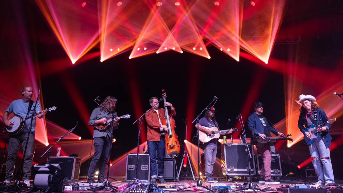 Watch Daniel Donato Join Greensky Bluegrass On Cosmic Bruce Hornsby Cover In Columbus