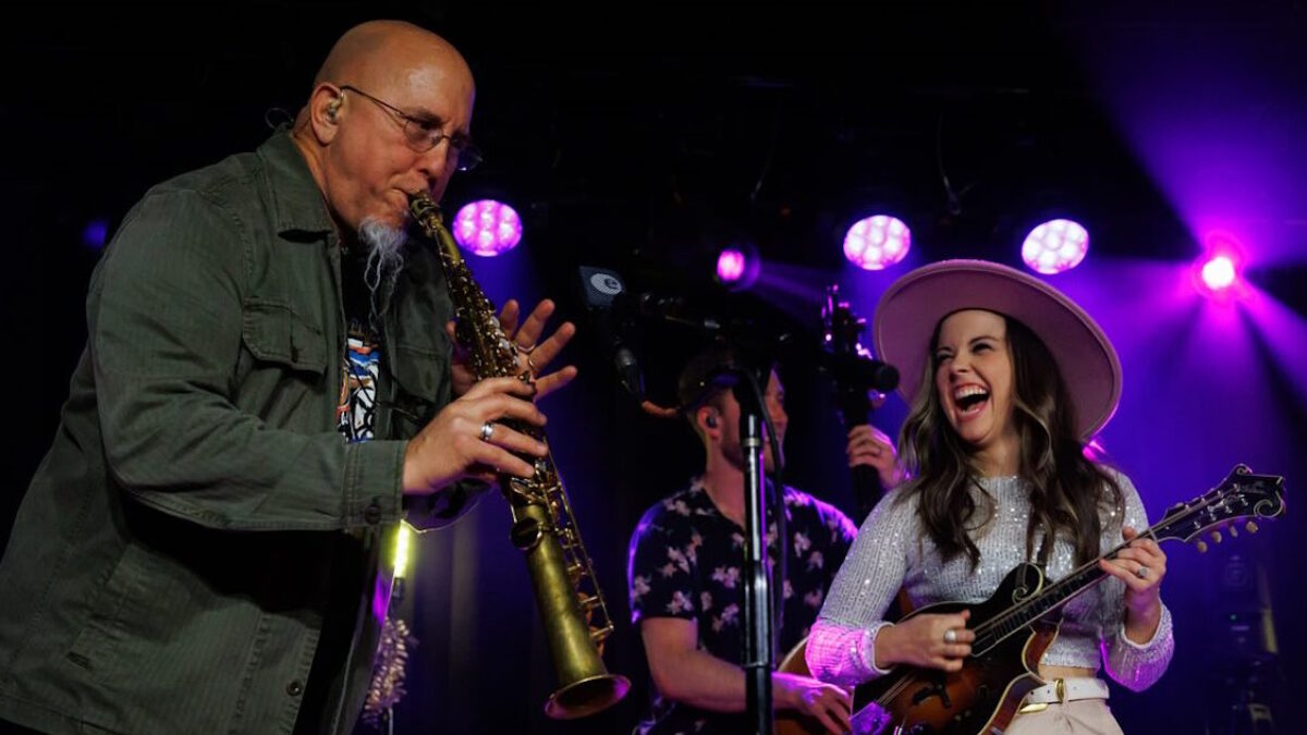Jeff Coffin Joins Sierra Hull For Spellbinding Béla Fleck And The Flecktones Cover & More In Nashville