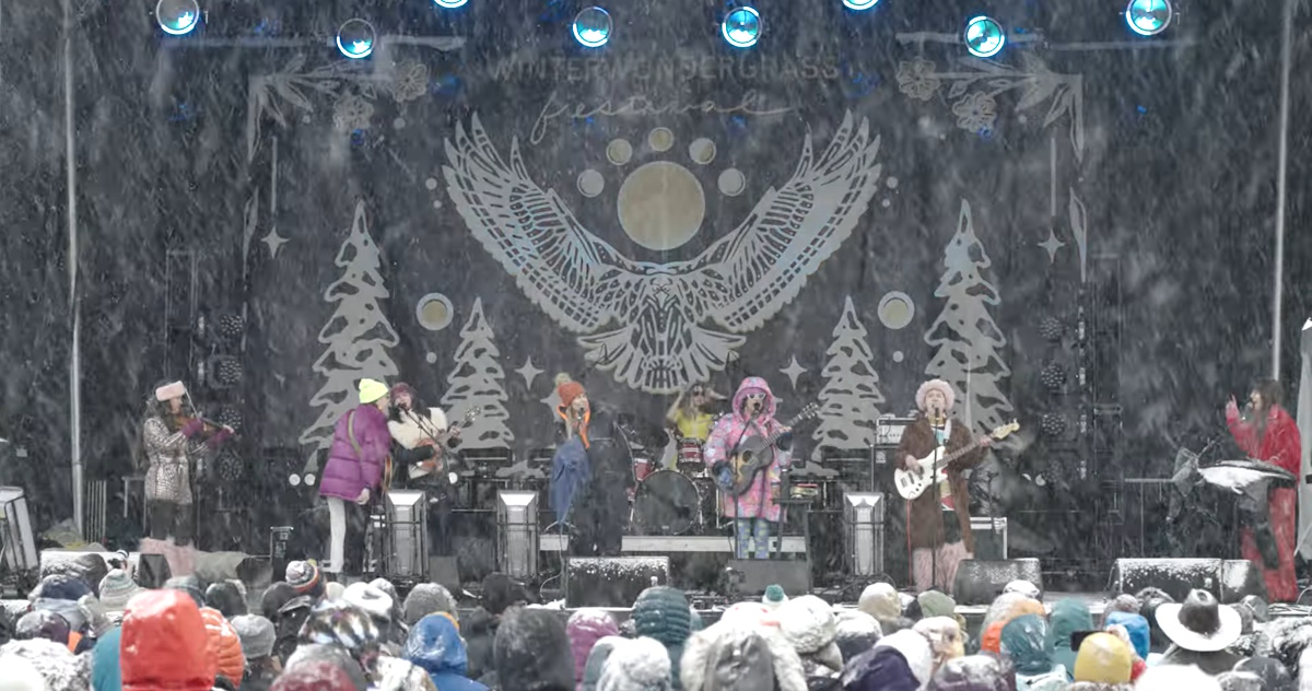 WinterWonderWomen The Weight The Band Cover