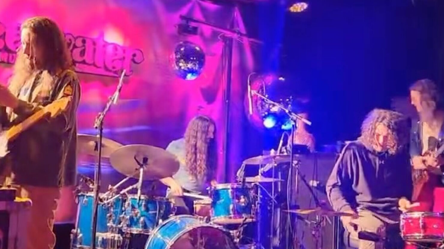 Jay Lane Joins Circles Around The Sun For Wild Double Drum Encore At