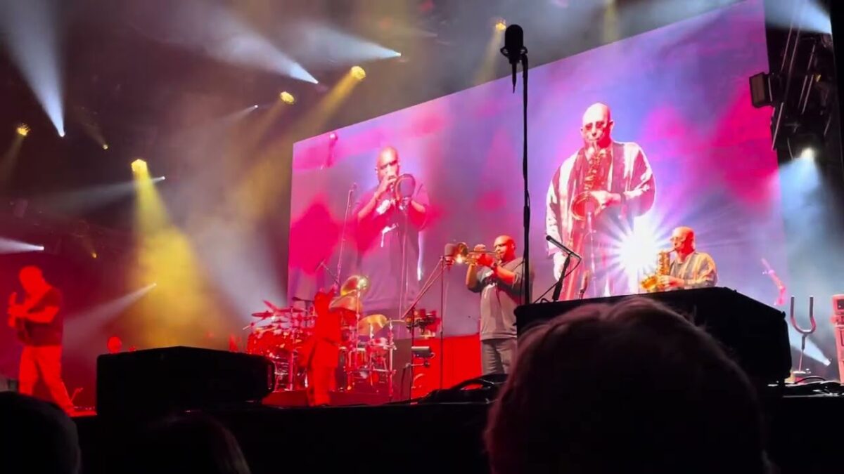 Dave Matthews Band - AFAS Live, Amsterdam, NL April 2, 2024 - Madman’s Eyes