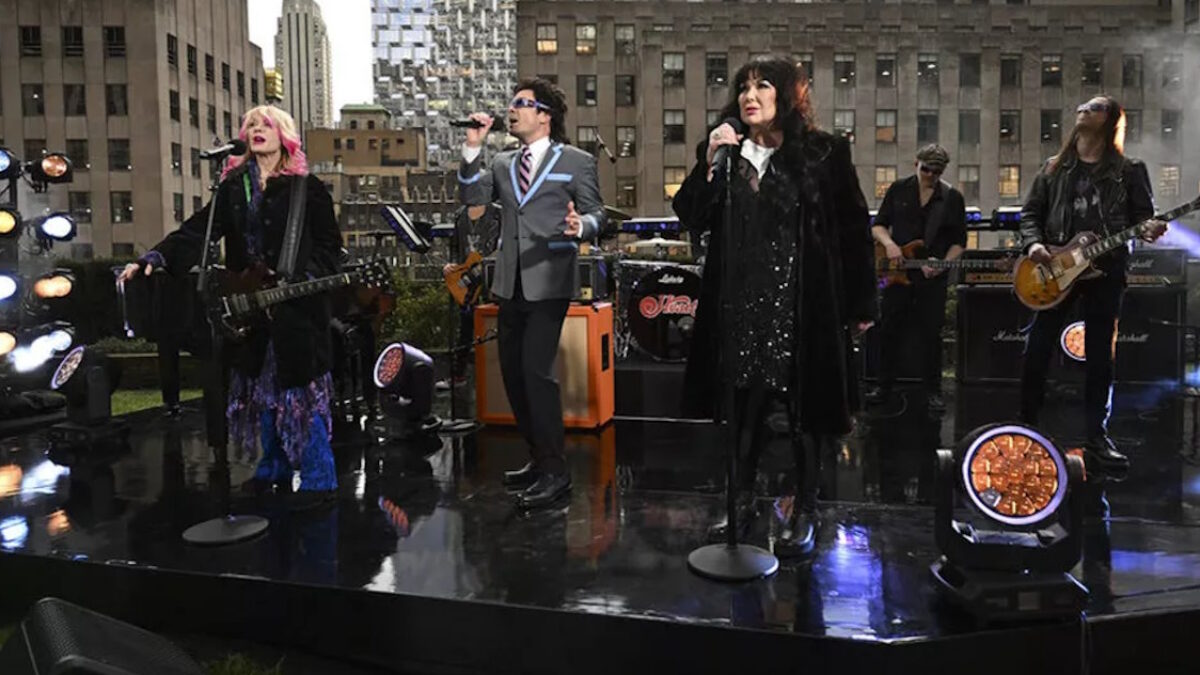 Heart & Jimmy Fallon Perform Fun 'Total Eclipse Of The Heart' Cover During Solar Eclipse
