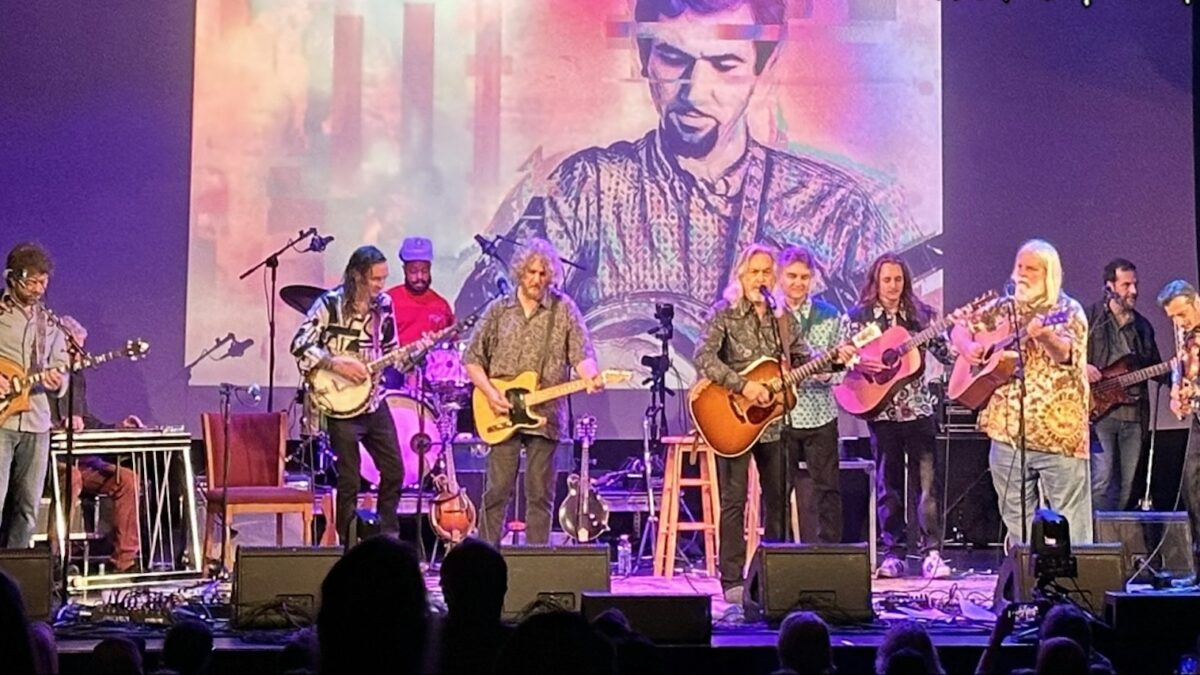 Listen To Leftover Salmon Lead An All-Star Bluegrass Tribute To Jerry Garcia