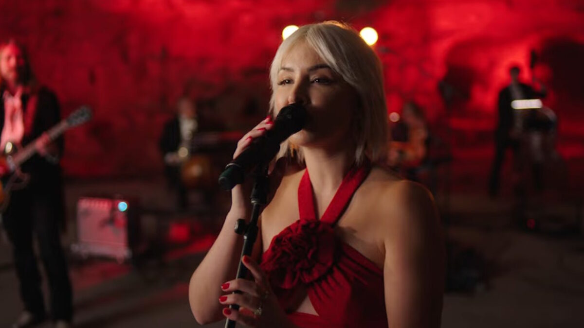 Watch Maggie Rose Perform ‘No One Gets Out Alive’ Gems At Subterranean Venue The Caverns