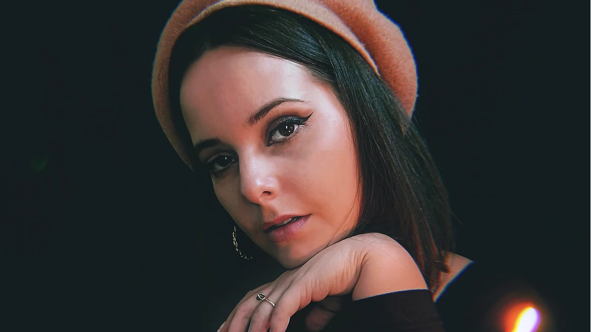 Bee Taylor