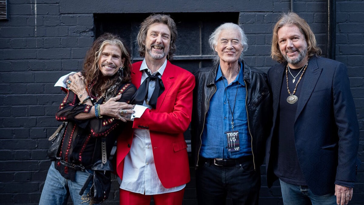 Aerosmith's Steven Tyler Returns To Stage For Fierce ‘Mama Kin’ With The Black Crowes