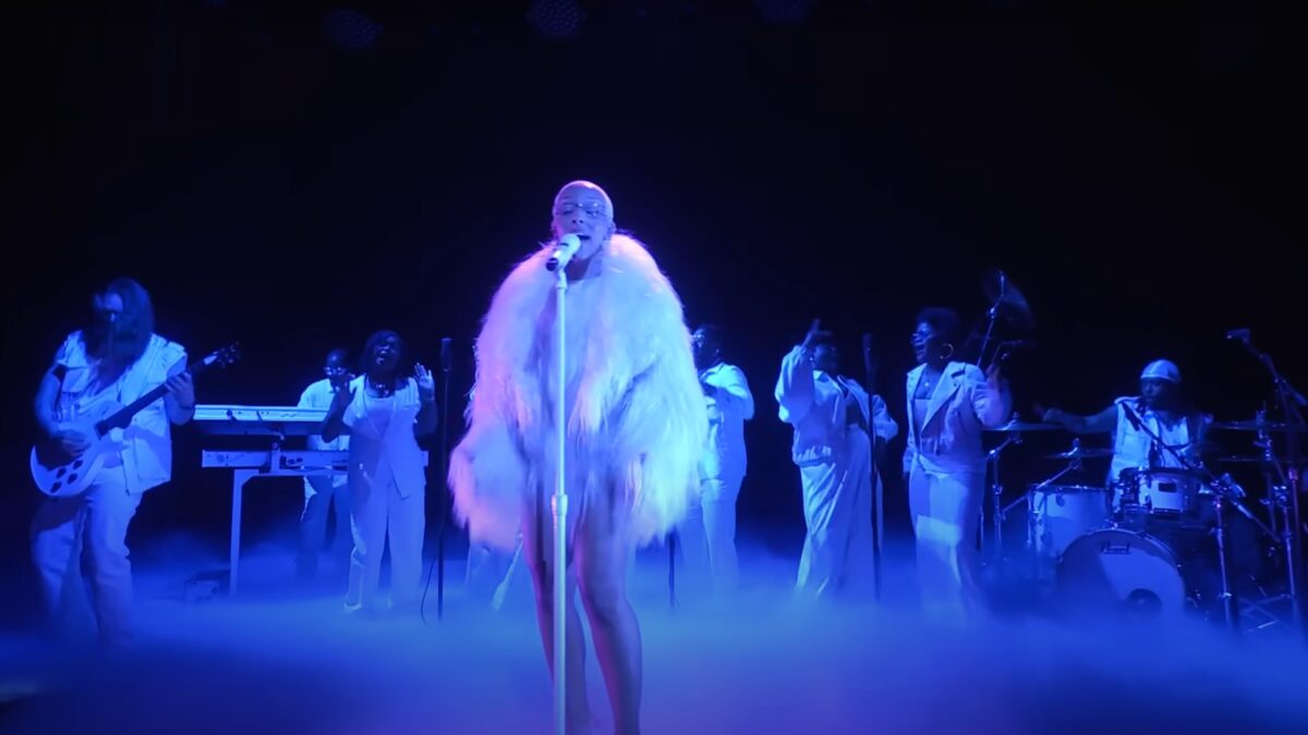 Doja Cat Delivers 'Scarlet 2 Claude' Cut On 'The Tonight Show Starring Jimmy Fallon'