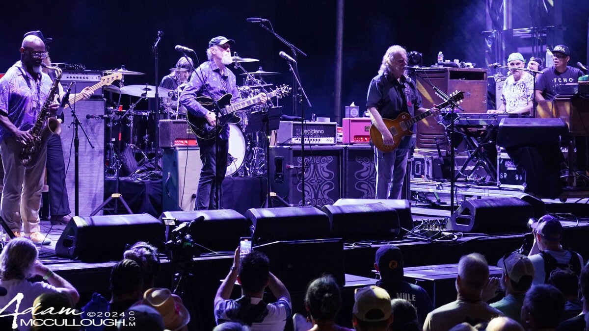 Crescent City Collaborations: John Scofield, Chuck Leavell & More Guests Join Gov’t Mule At Daze Between New Orleans