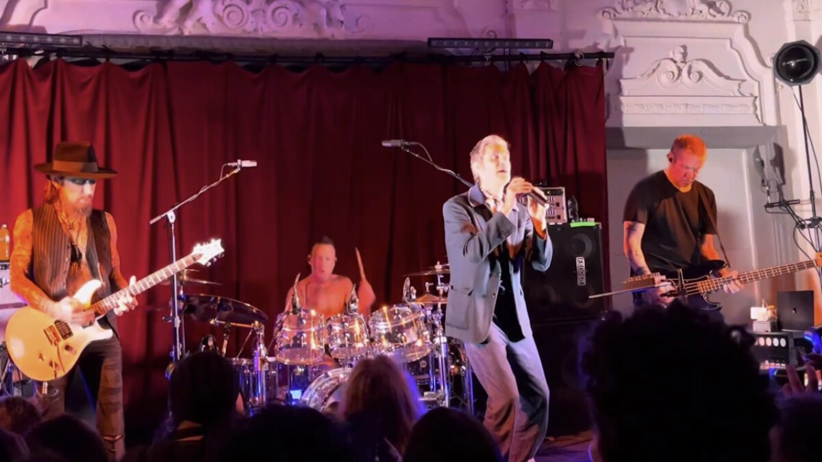 Jane’s Addiction Plays 1st Show With Classic Lineup Since 2010