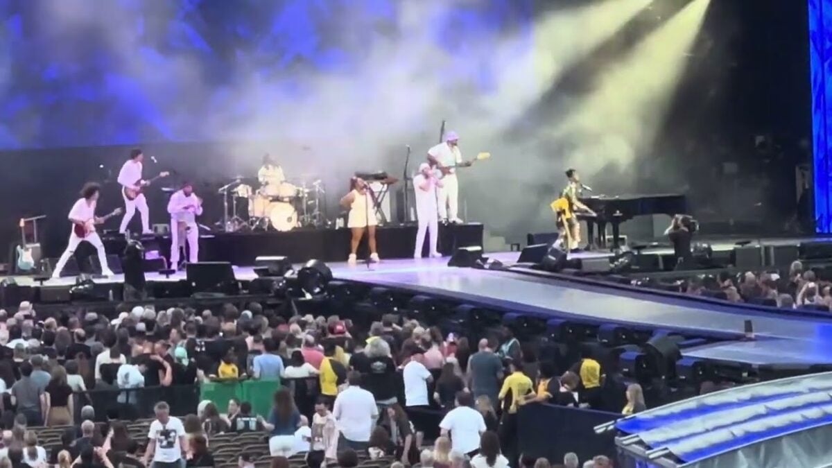 Jon Batiste - Tell The Truth 5-23-24 Met Life Stadium, East Rutherford, NJ