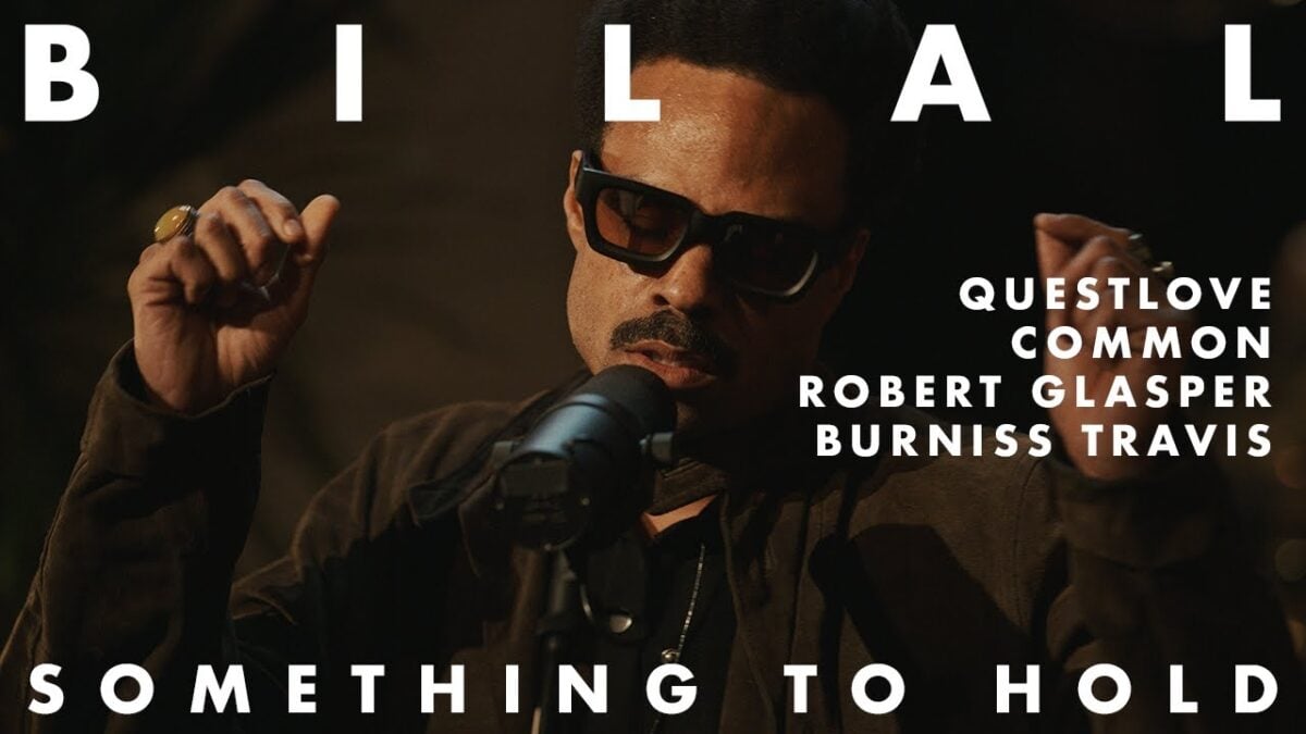 Bilal ft Questlove, Common, Robert Glasper, & Burniss Travis – Something To Hold (Live at Glasshaus)