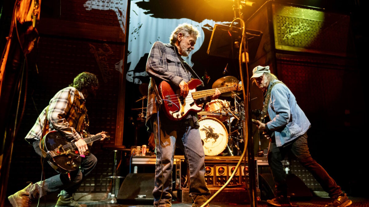 Neil Young & Crazy Horse Take ‘Sedan Delivery’ For 1st Spin Since 2013