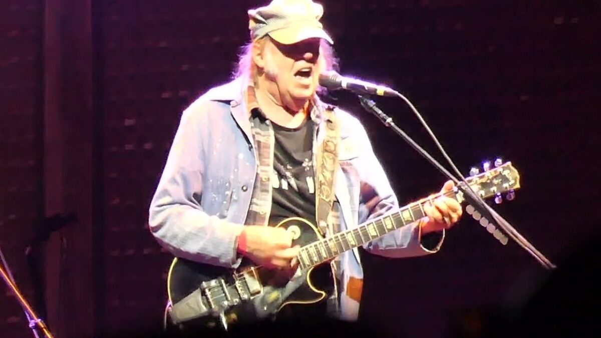NEIL YOUNG & CRAZY HORSE Live! fr GREAT WOODS/Xfinity Center w CINNAMON GIRL + FUCKIN' UP 2024