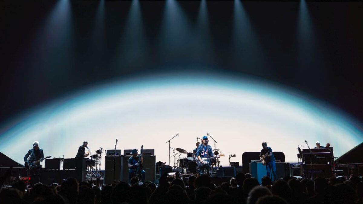 Pearl Jam Covers ‘So You Want To Be A Rock And Roll Star’ For 1st Time Since 2010