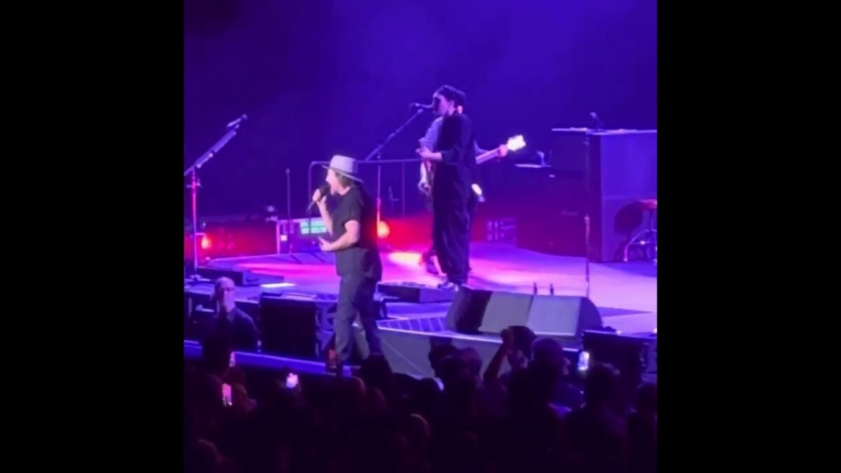 PEARL JAM “SOMETHING SPECIAL” live at Rogers Arena in Vancouver , BC . 2024