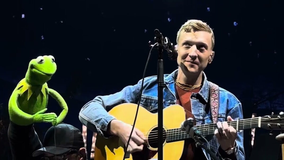 Muppet Pull '24: Kermit The Frog Joins Tyler Childers At Madison Square Garden