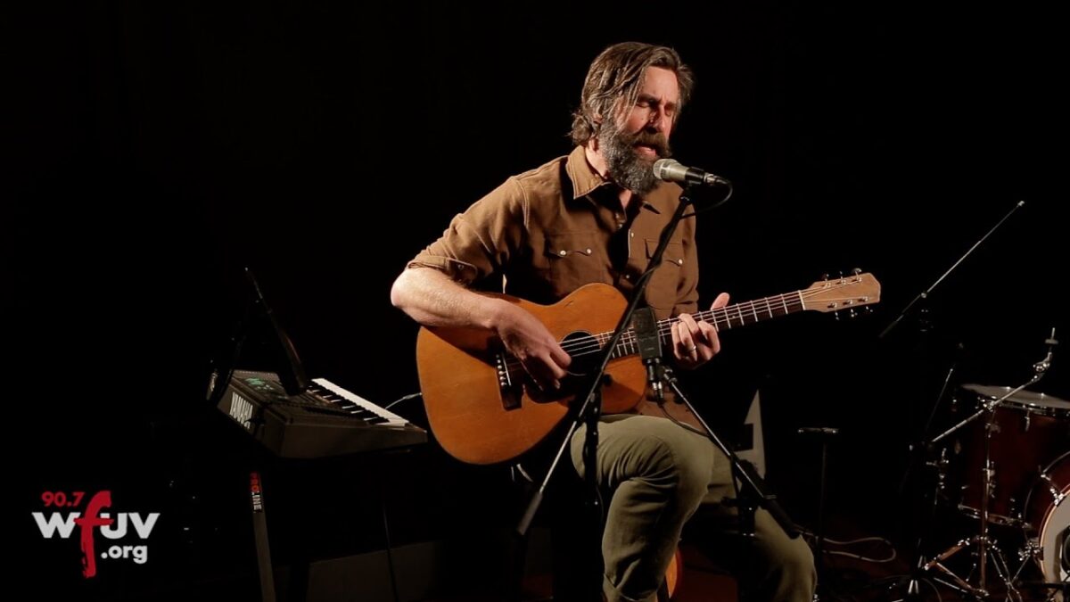 Tyler Ramsey - "Fires" (Live at WFUV)