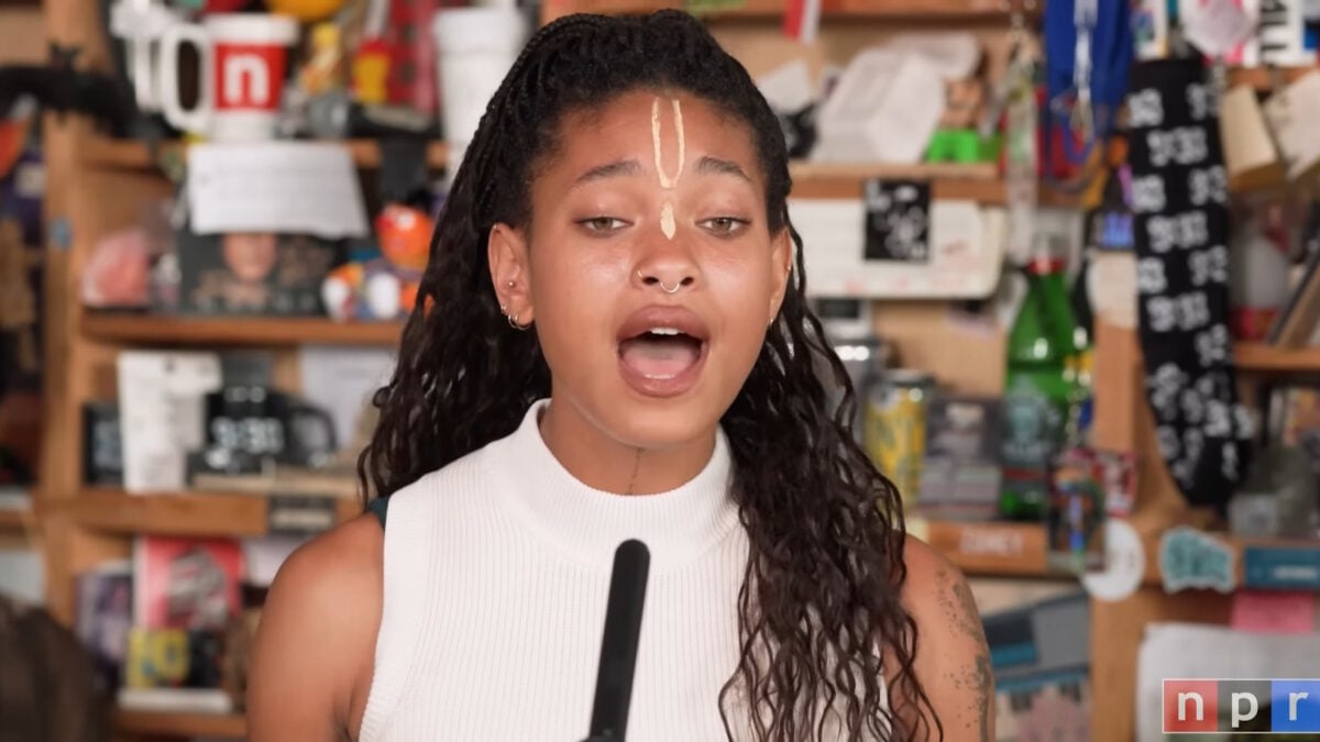 WILLOW Mixes New Songs & Hits On Vibey 'Tiny Desk Concert' Debut