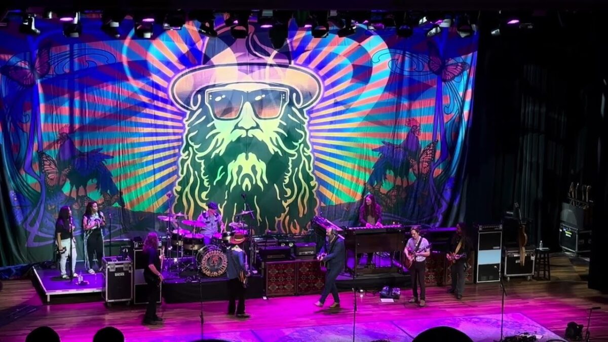 Blackberry Smoke w Christian Grey - Jessica