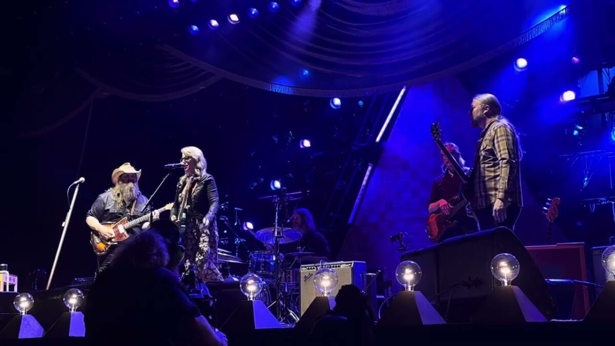 Chris Stapleton - I Was Wrong (feat. Susan Tedeschi & Derek Trucks)