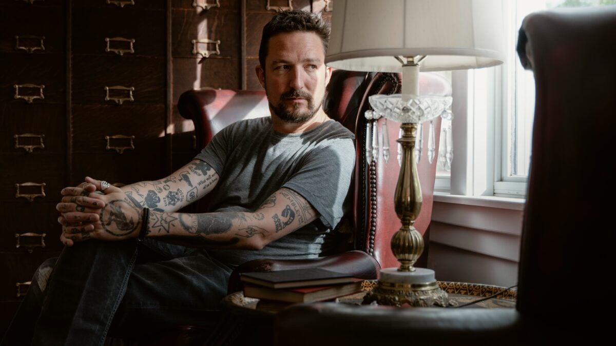 Frank Turner Adds 2nd 2024 North American Leg To ‘Undefeated’ Tour