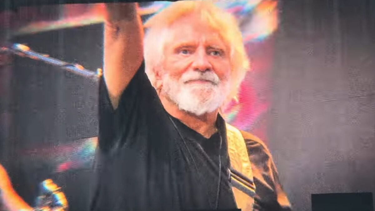 Foo Fighters Bring Out Black Sabbath's Geezer Butler For Rousing 'Paranoid' In Birmingham