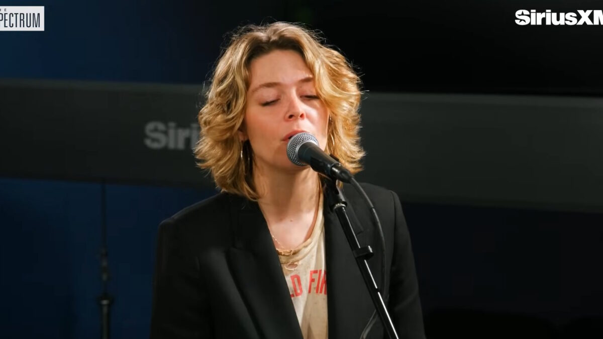 Watch Maggie Rogers’ Gorgeous ‘I Can’t Make You Love Me’ Cover