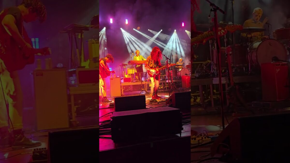 Modest Mouse - The Waydown live (ft. Kurt Vile) @ TD Pavilion at the Mann, PA