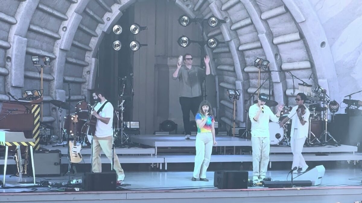 Vampire Weekend "Peggy-O" (Grateful Dead)
