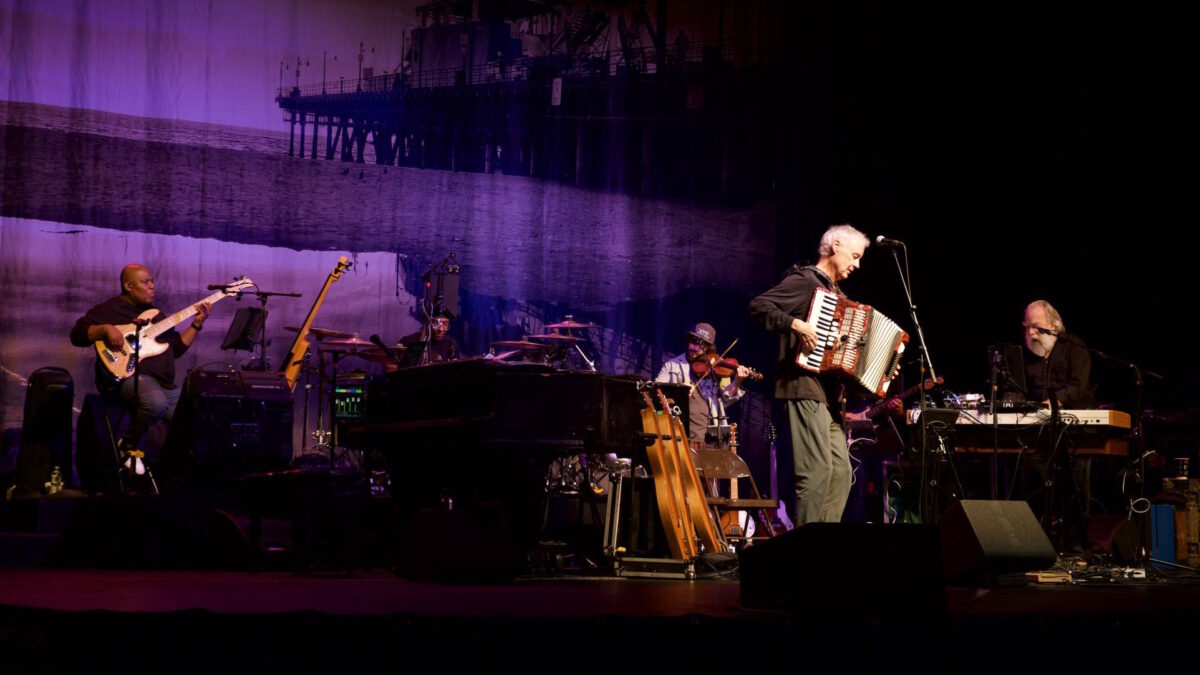 Bump In The 'Spirit Trail': Bruce Hornsby Revises Tour Schedule Due To Vocal Issues