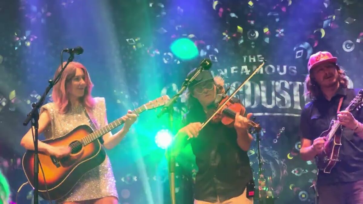 “Moonshiner” → “Salt Creek” - Infamous Stringdusters with Molly Tuttle - 8/2/2024 - Seattle, WA