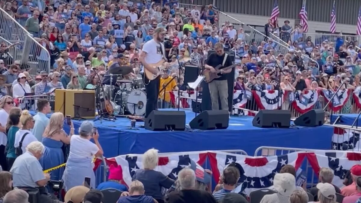 Watch Bon Iver Rally ‘Round Vice President Kamala Harris With 1st Performance Of 2024