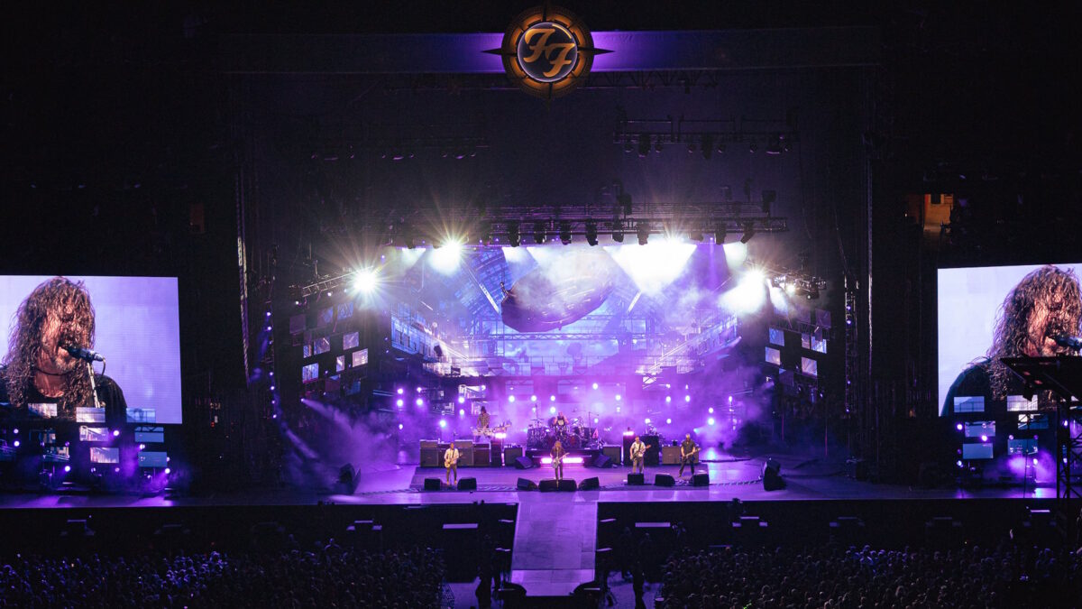 Foo Fighters' Dave Grohl Pays ‘Tribute’ To Tenacious D In Denver
