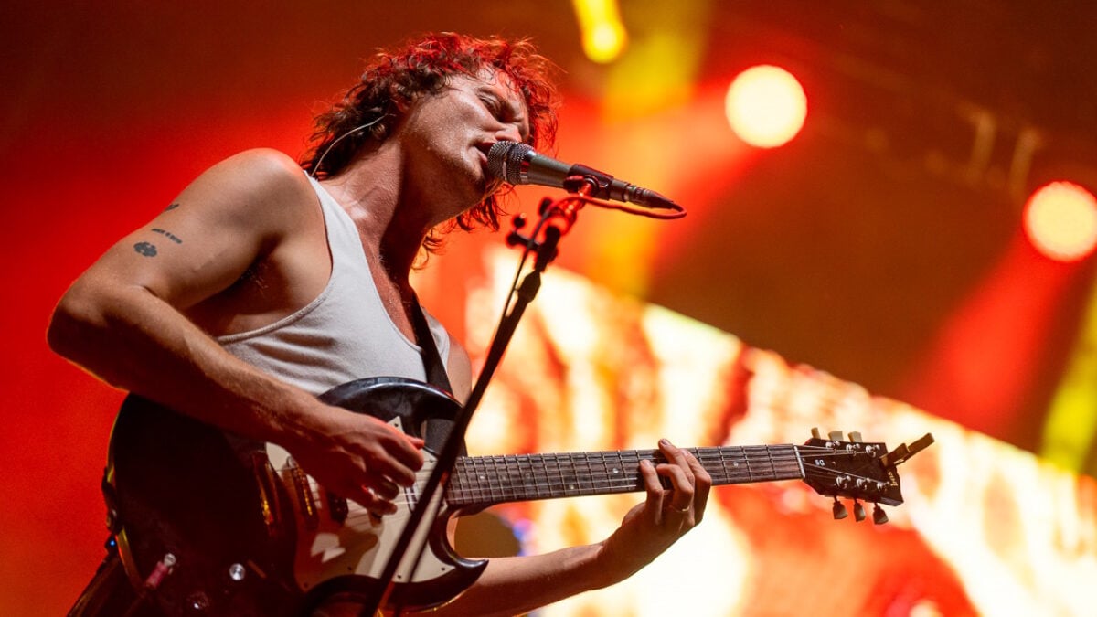 'The Dripping Tip' Dip: King Gizzard & The Lizard Wizard’s Stu Mackenzie Goes Swimming At Thompson’s Point Show