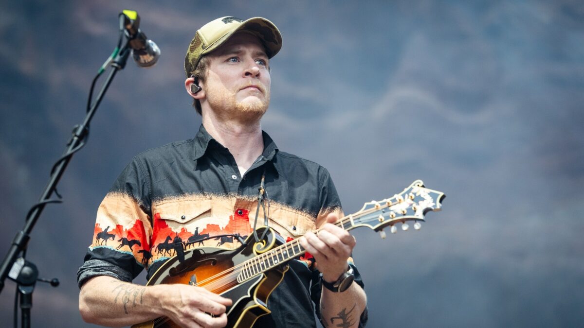 Mandolinist Shawn Swain Rejoining Kitchen Dwellers After Medical Hiatus