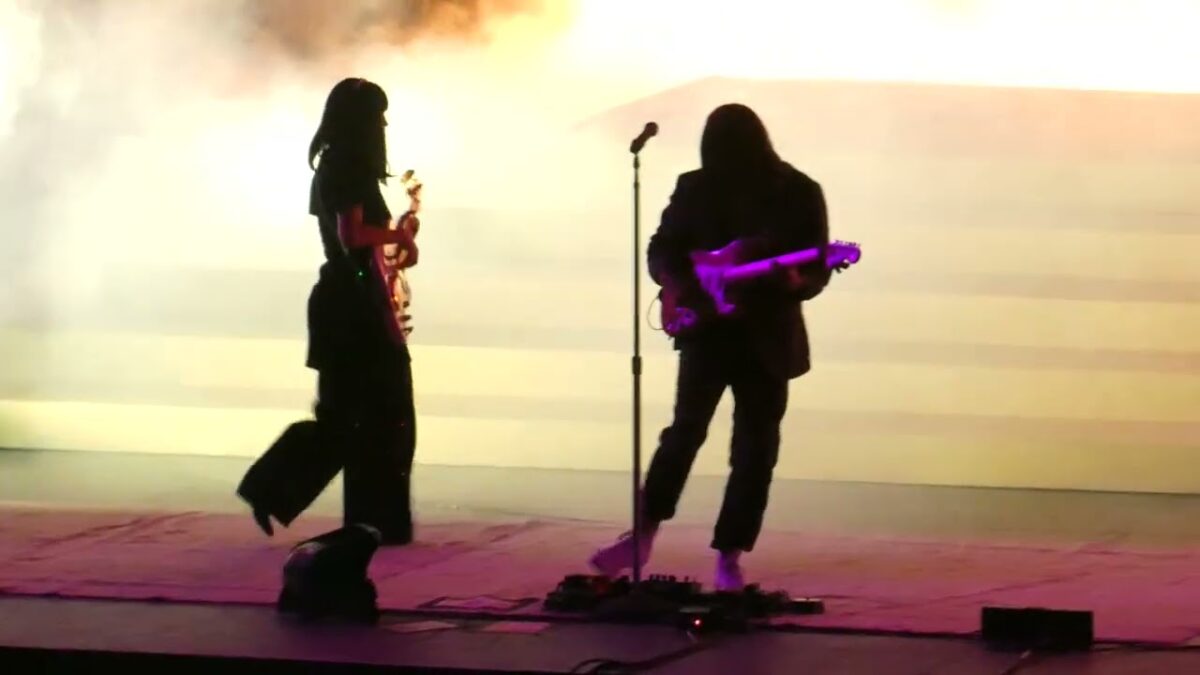 Khruangbin : "People Everywhere (Still Alive) " : Hollywood Bowl : Los Angeles, CA (August 10, 2024)