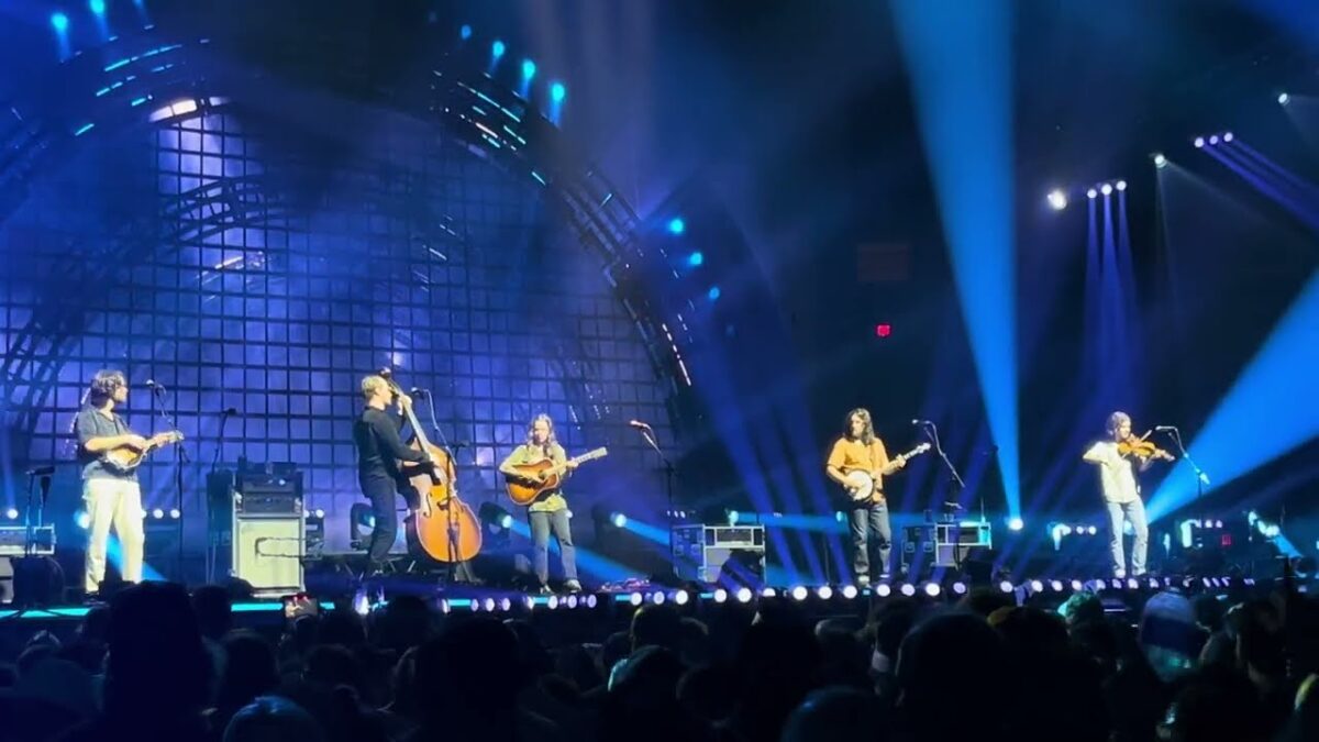 Billy Strings- These Old Blues (Larry Sparks) 7/31/2024 DCU Center Arena, Worcester, MA